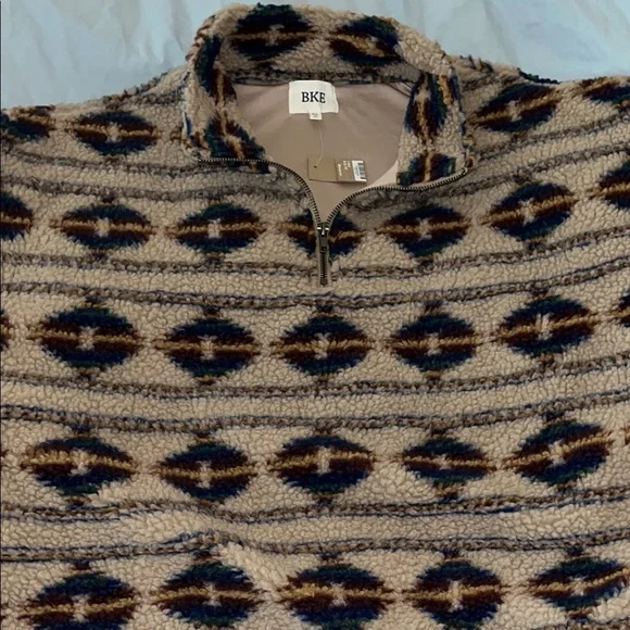 Women’s Beige Patterned Sweater - Picture 2 of 7